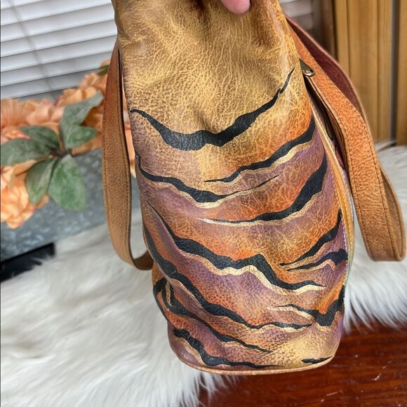 Anuschka Hand-Painted Multicolor Tote Bag - Picture 6 of 10